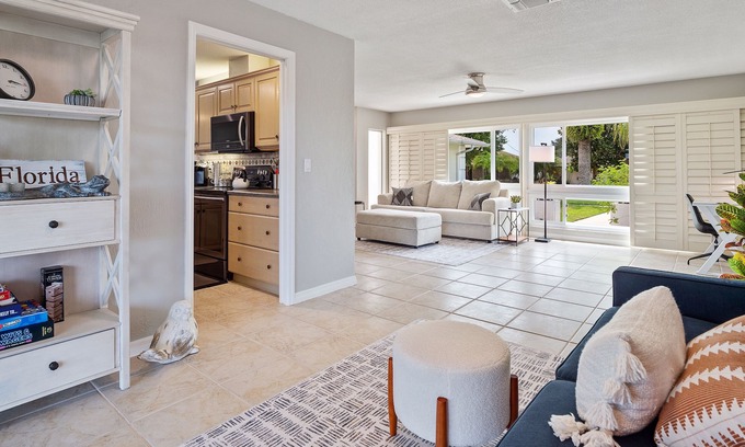 Palm Harbor House | Spacious & Serene, Boat-Friendly Home on Canal!