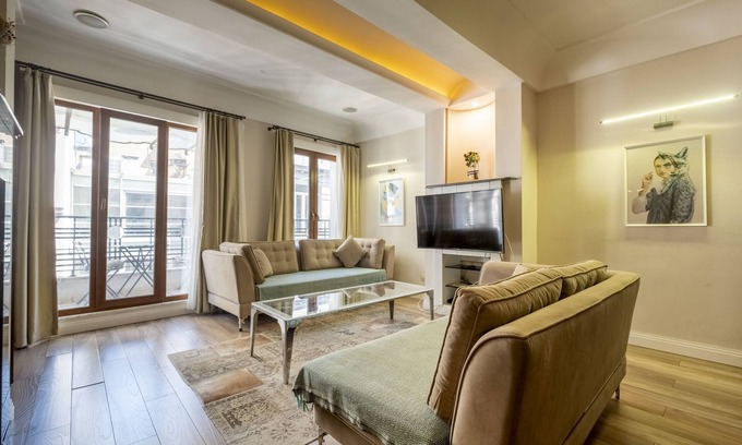 Taksim Apartment | Spacious Serenity with Comfort and Hygiene