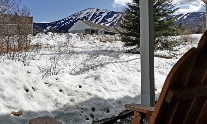 Carrabassett Valley Condo | Unforgettable Ski In-Ski Out 1BR with Hot Tub & Fireplace
