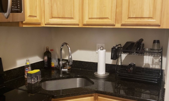 Gaithersburg Apartment | Stylish Private Apartment - Rated 10/10 & Child Friendly
