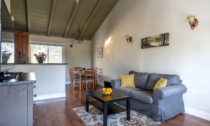 Shoreline West Apartment | Bright Accommodations Near Downtown MV with Kitchen Access