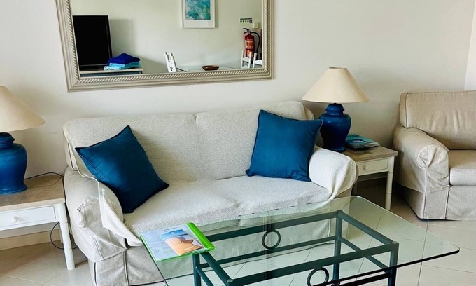Vale do Lobo Apartment | Bright South-Facing Apartment with Sunny Terraces & Breakfast