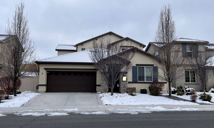 Reno House | Family-Friendly Getaway with Pool & Lake Views in South Reno