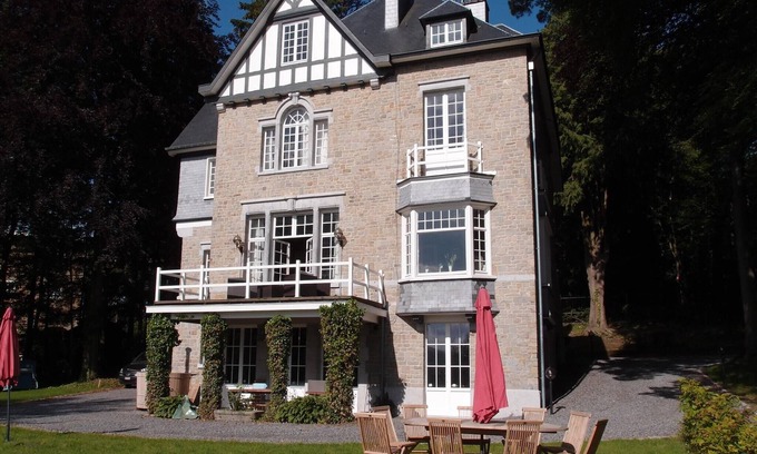 Spa Villa | Villa Retreat with Spa, Sauna & Family-Friendly Playroom