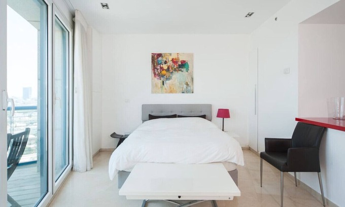 Tel Aviv Promenade Apartment | Scenic Studio Apartment with Ocean View Steps from the Beach
