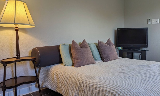 Chalmette House | Relaxing 1-Bedroom Rental with Ocean View in New Orleans