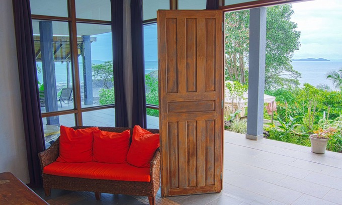 Torio House | Ocean View Studio at Beachfront Boutique Hotel - Rated 10/10