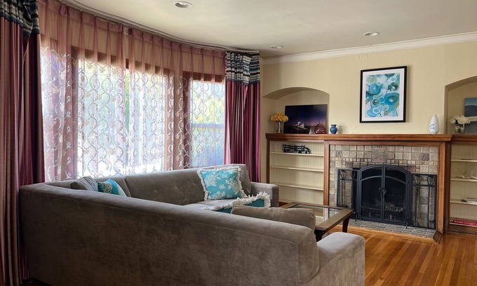 Dolores Heights House | Bright Two-Bedroom Mediterranean Retreat with Top Amenities