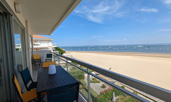 Arcachon Apartment | Cozy 2-Bedroom Apartment with Ocean View in Arcachon