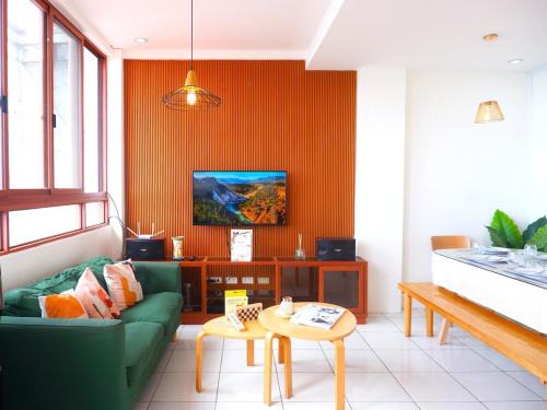 Mendez Crossing West Apartment | Spacious Taal View 2BR for 8 Pax in Tagaytay with Free Parking