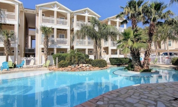 Corpus Christi Condo | Ocean View Escape with Pool - Guest Rated 10/10