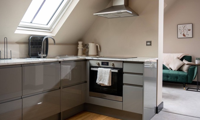 Wallasey Apartment | Waterfront 2 Bedroom Apartment with Ocean View Amenities