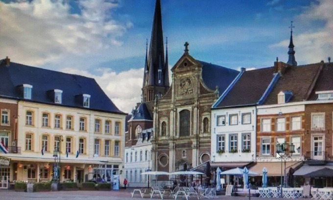 Sittard Apartment | Prime Tower Apartment in Centre Sittard with Spa & Breakfast