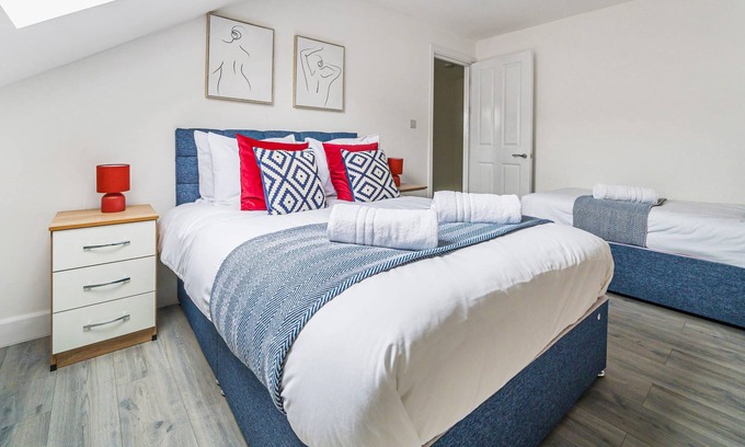 Rushmoor District Apartment | Contemporary Town Center Apartment with WiFi & Pet-Friendly