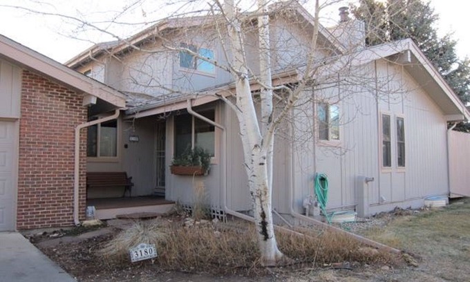 Glenwood Grove - North Iris House | Stylish Townhome in Boulder: 9.8 Rated with Pool & Spa