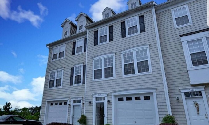 Long Neck House | Elegant Townhouse Steps from the Bay, Near Rehoboth & Bethany