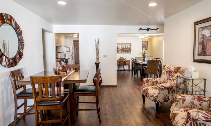 Ashwaubenon House | Ideal Duplex Retreat Near Lambeau with Spa & Hot Tub