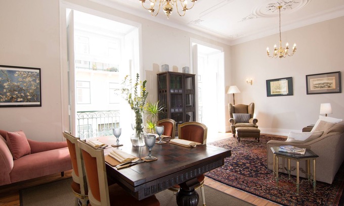 Santos Apartment | Historic Lisbon Retreat: Steps from TimeOut Market & Spa