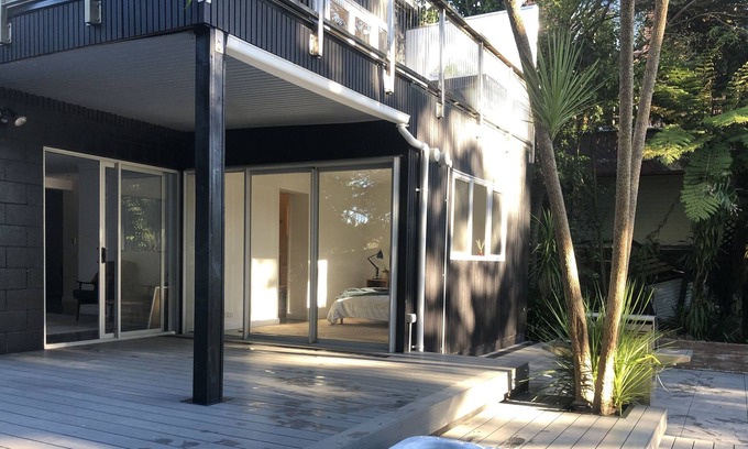 Auckland House | Tranquil Herald Island House in the Trees - Guest Rated 10/10