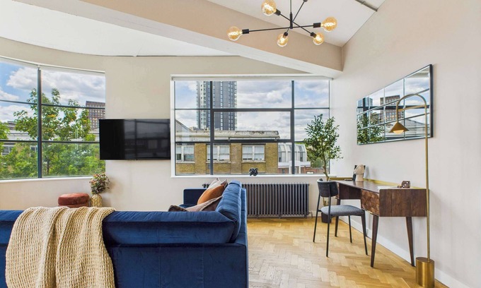 Hoxton Apartment | Spacious Two-Bedroom Haven by Tech City