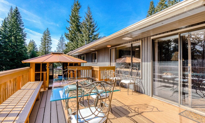 Parkdale House | Inviting Two-Story Home with Hot Tub & Game Room, Pets OK