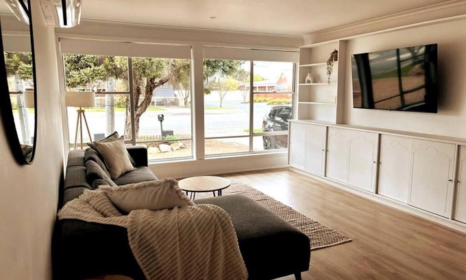 Yarrawonga House | Child-Friendly Retreat in Prime Location, Guest Rated 9.9