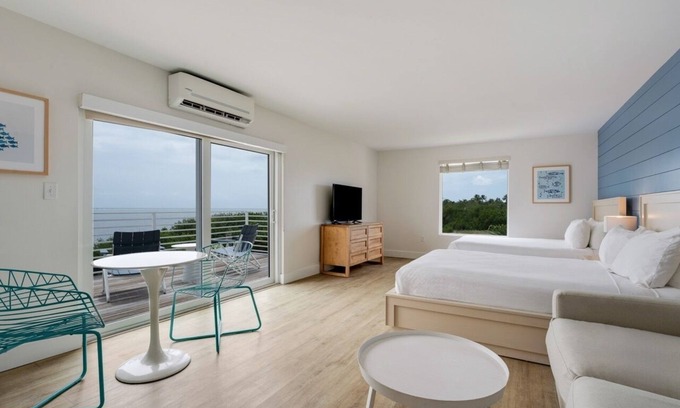 Islamorada Apartment | Cozy Marina Unit with Kitchenette, Pets Welcome & Balcony