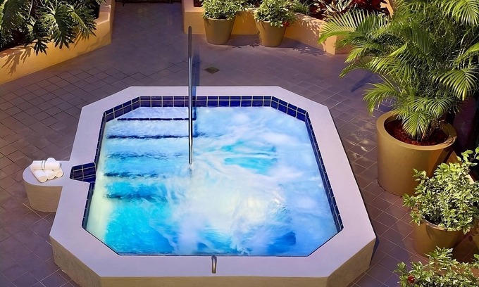 Florida Central Atlantic Coast Hotel | Pet-Friendly Retreat with Pool and Full Kitchen Awaits