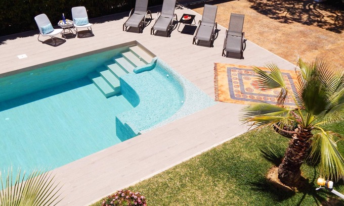 Cabo Roche House | Family-Friendly Villa in Roche with Pool near the Beach