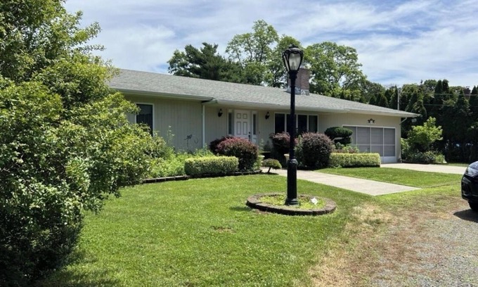 Southold House | Spacious Vacation 4BR Home Near Southold Beach, Greenport, and Top Wineries