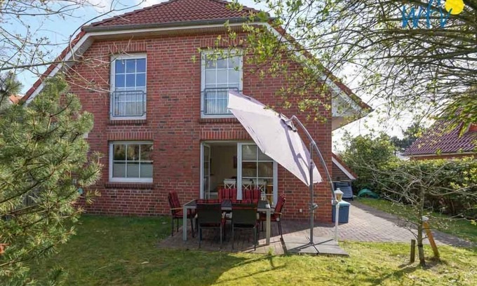 Borkum House | Spacious Living with Terrace, Garden & High Guest Rating