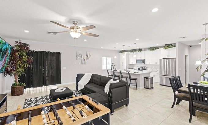 Las Vegas House | Ideal Vegas Retreat: 4 Bedrooms, Spa & Family Amenities