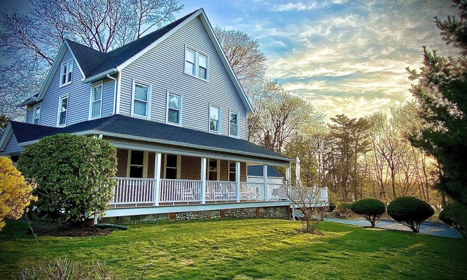 Narragansett Pier House | Prime Victorian Retreat with Oceanfront Views in Narragansett