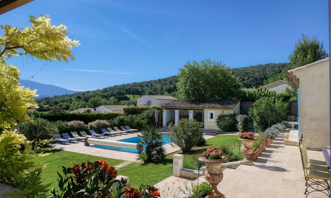 Vaison-la-Romaine Villa | Ideal Villa for 12 with Heated Pool & Mountain Views