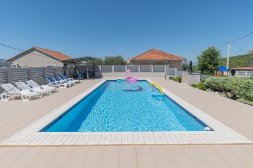 Trilj Villa | Family-Friendly Villa for 10 with Private Pool & Ocean Views