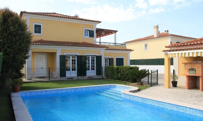 Vila Nogueira de Azeitao Villa | Relaxing Azeitão Villa with Private Pool and Ocean View