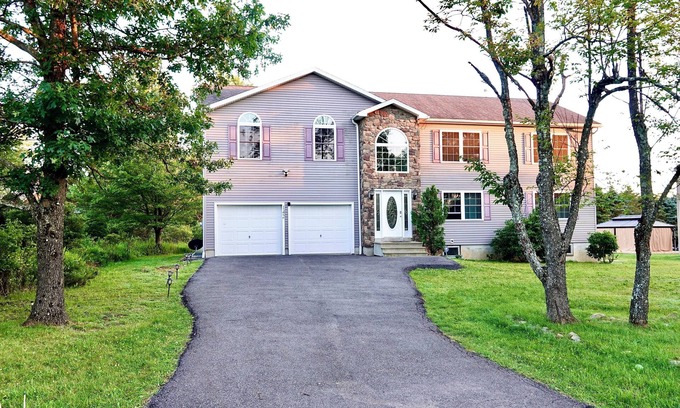 Long Pond House | Exclusive Villa in Pocono with Game Room and Pool Access