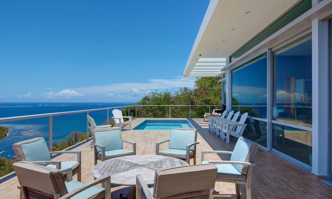 Cabezas House | Exceptional Villa with Pool & Ocean Views near Seven Seas Beach