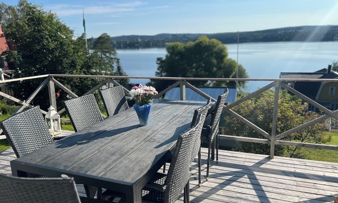 Hornsberg Villa | Spacious villa with incredible lake views! Bed linen is included. Newly renovated bathrooms
