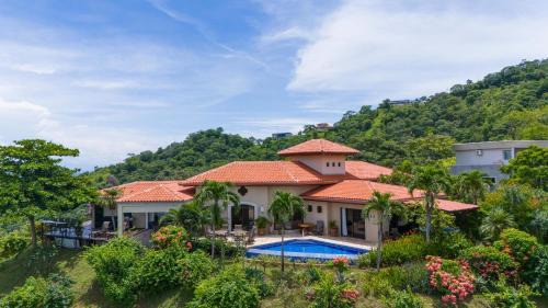 Rio Seco Villa | Spacious Villa with Infinity Pool & Ocean View
