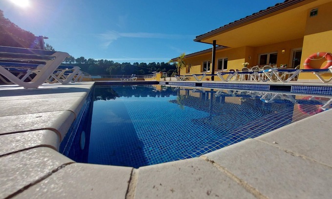 L'Escala Villa | Gorgeous Villa with Private Pool Near San Marti Beaches