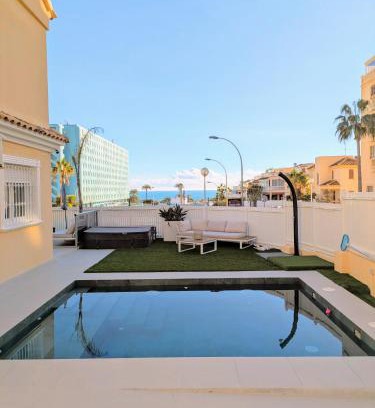 Guardamar del Segura Villa | Idyllic Villa with Oceanfront Views and Pool Access