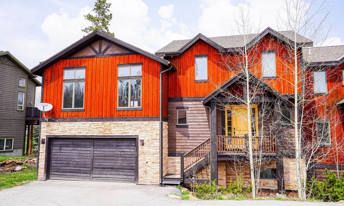 Wildernest House | Indulgent Retreat with Private Hot Tub & King Beds Await