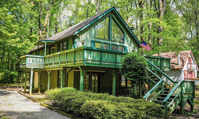 Pine Mountain Ski Chalet | Wooded View Chalet Near Attractions with Pool & Kitchen