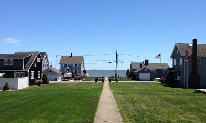 Westbrook Center House | Idyllic Getaway with Ocean View and Beach Access