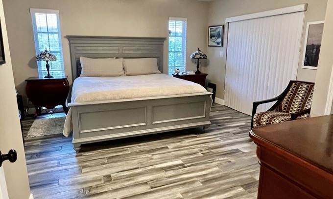 Wellington Apartment | Cozy 1-Bedroom Retreat Near WEF and Polo Grounds