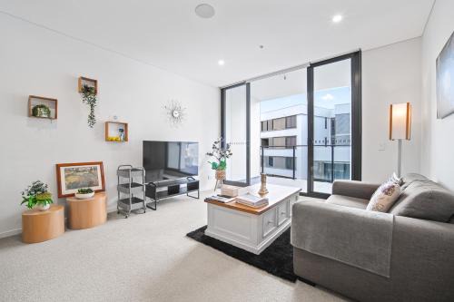 Wentworth Point Apartment | Family-Friendly 1 BR at Waterfront Olympic Park