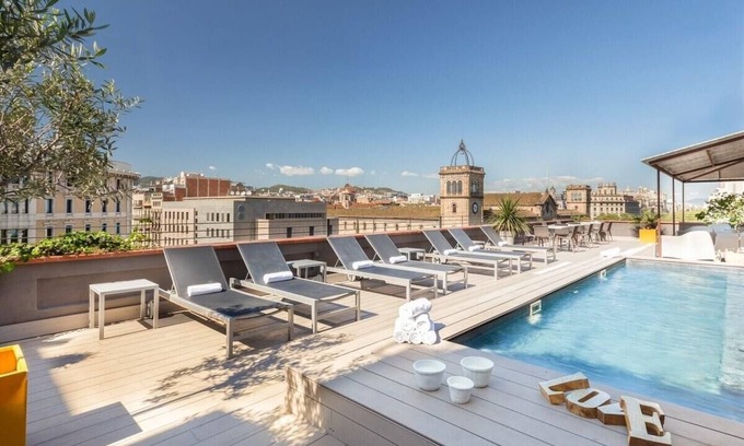 Eixample Apartment | Indulge in Spacious Comfort at the Heart of the City