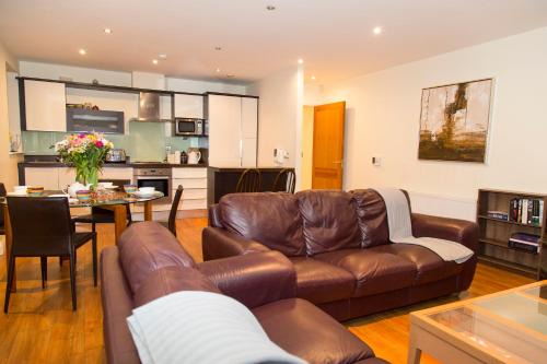 Inchicore Apartment | Exceptional 3 Bedroom Apartment with Parking in the City