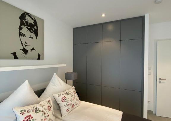 Holweide Apartment | Experience Spanish Flair in the Heart of Cologne